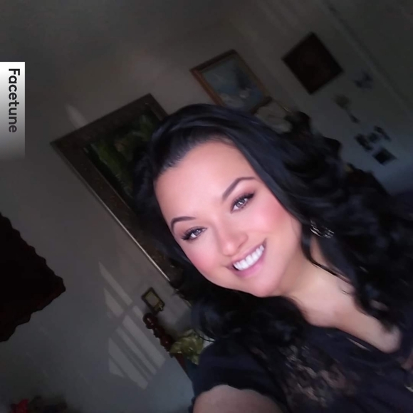 Meet your Posher, Robyn - Picture 1 of 1